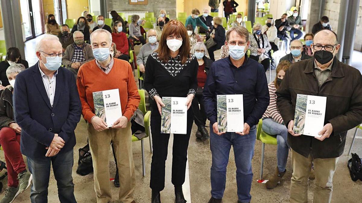 Boades, Nolla, Madrenas, Sagrera i Freixas amb la publicació ahir durant l&#039;acte de presentació.