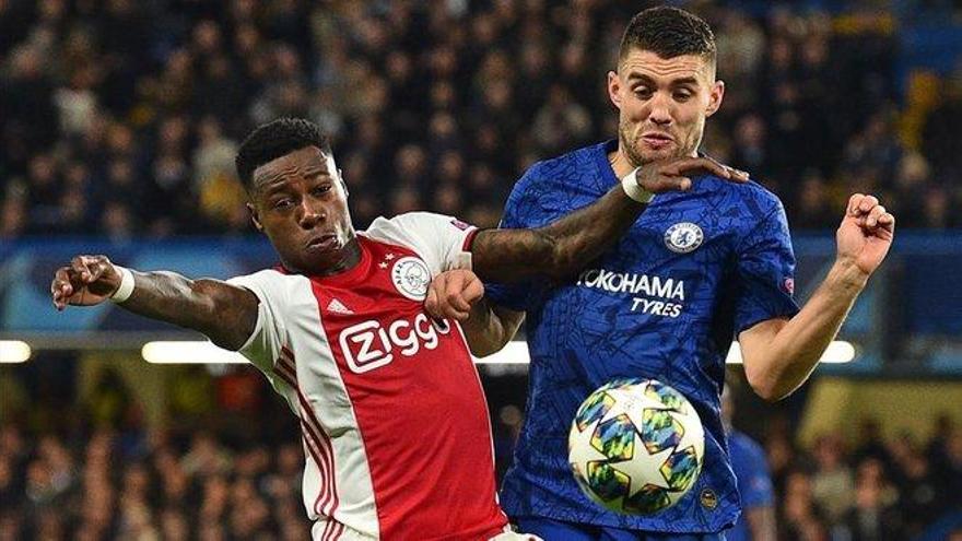 El Chelsea y el Ajax empatan en un partido volcánico (4-4)