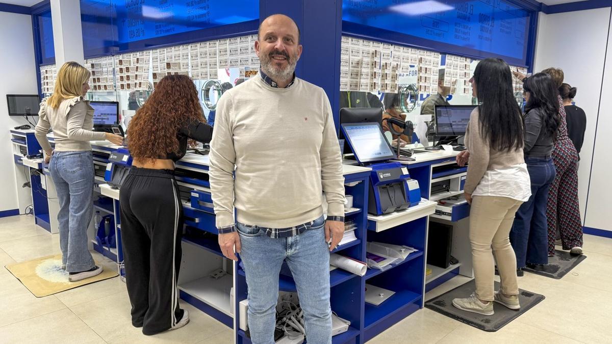 La administración de loterías nº 3 de Manises, que casi todos los años reparte alguno de los premios de la Lotería de Navidad.