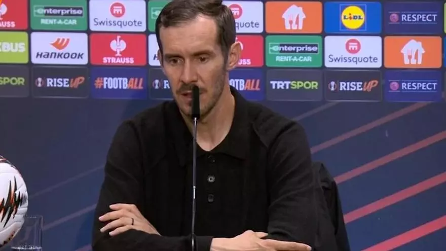 Julian Schuster, sin grandes reproches pese a la derrota del Freiburg en la final