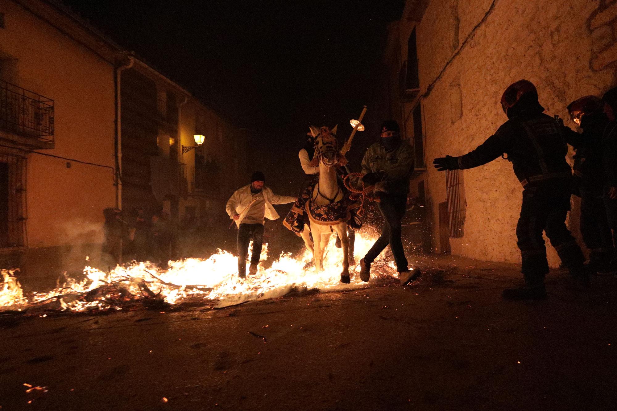 Las mejores fotos de la espectacular Matxà de Sant Antoni en Vilanova d'Alcolea