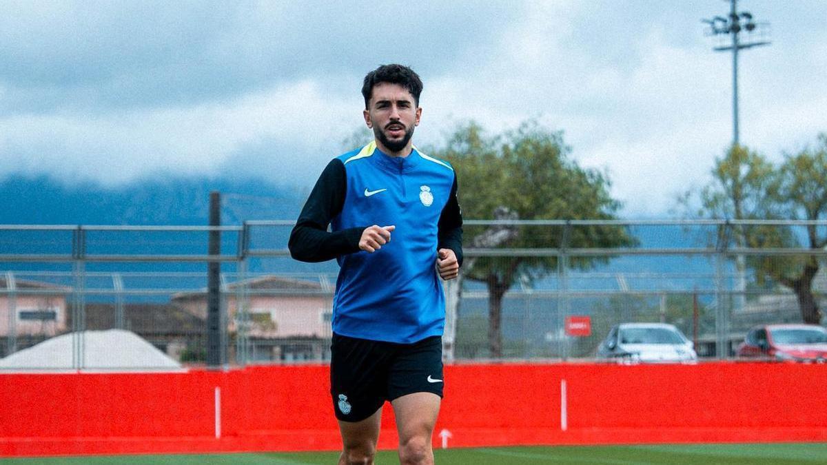 Manu Morlanes estará dos o tres semanas más de baja por lesión.