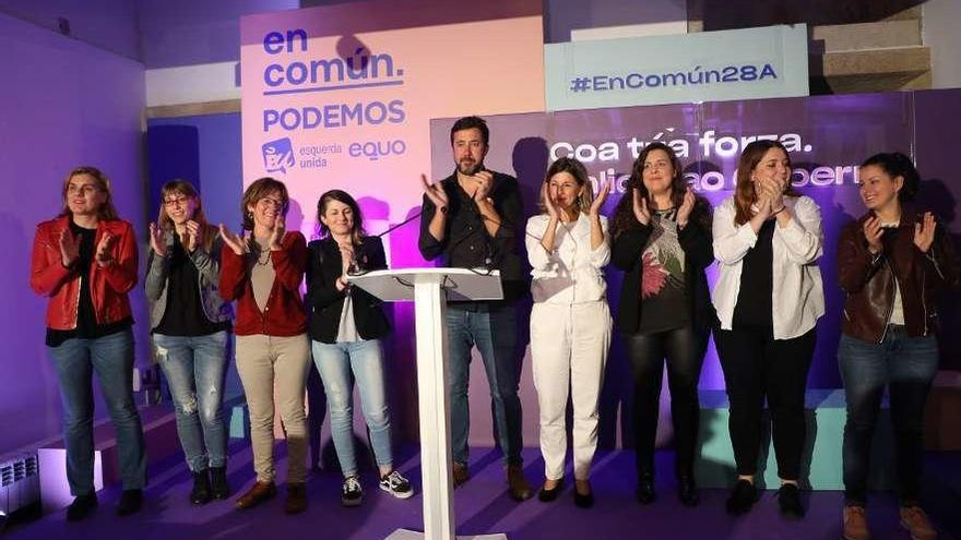 Miembros de la candidatura de En Común-Unidas Podemos, ayer en Santiago. // Xoán Álvarez