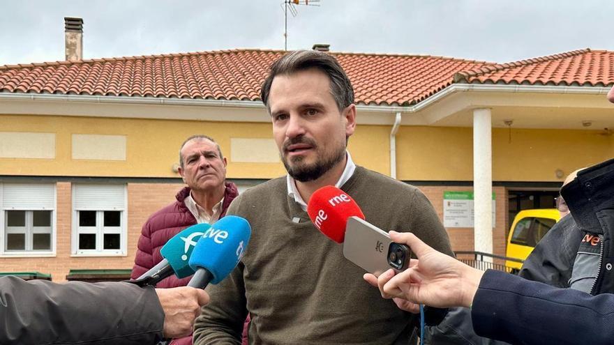 El PP acusa a Vox de lastrar la negociación: "Es muy complicado hablar con adolescentes políticos"