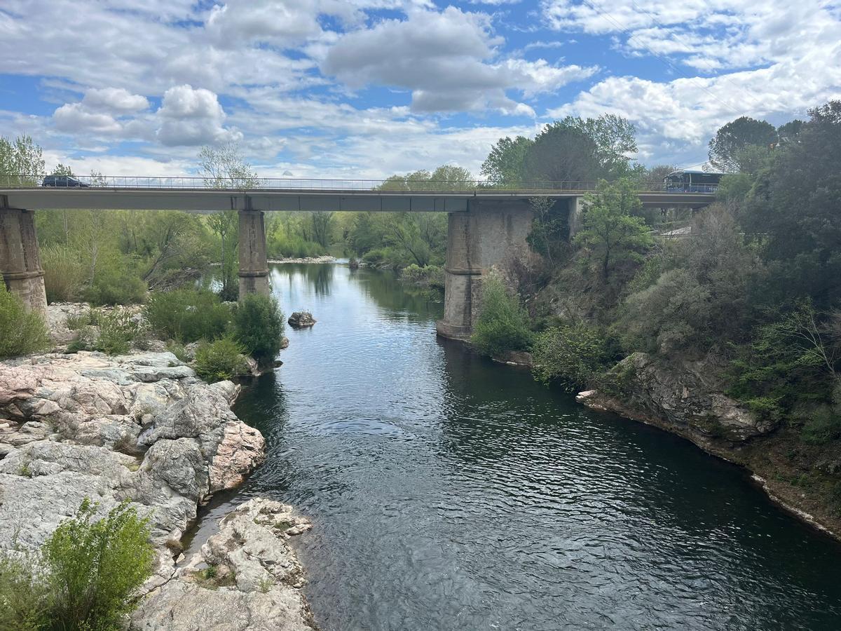 El río Ter, en su paso por el pantano del Pasteral.