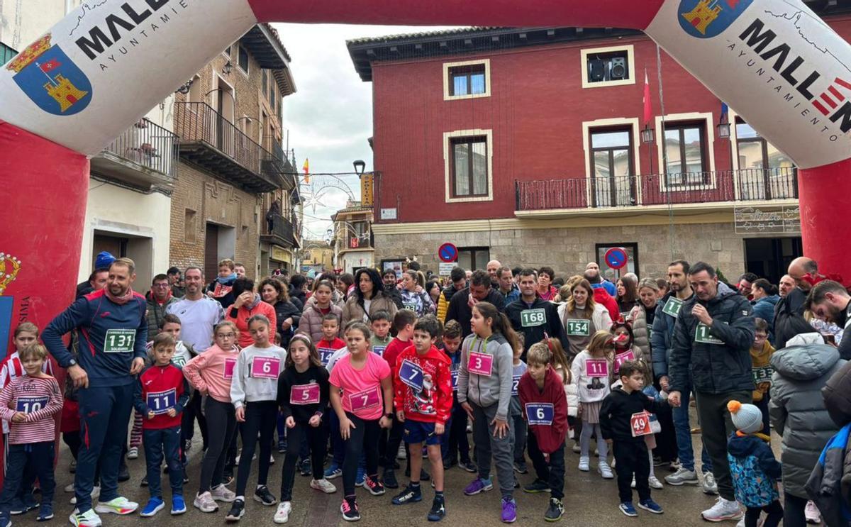 Más de 200 participantes se dieron cita en la 19º Carrera Solidaria Mallenera. | SERVICIO ESPECIAL