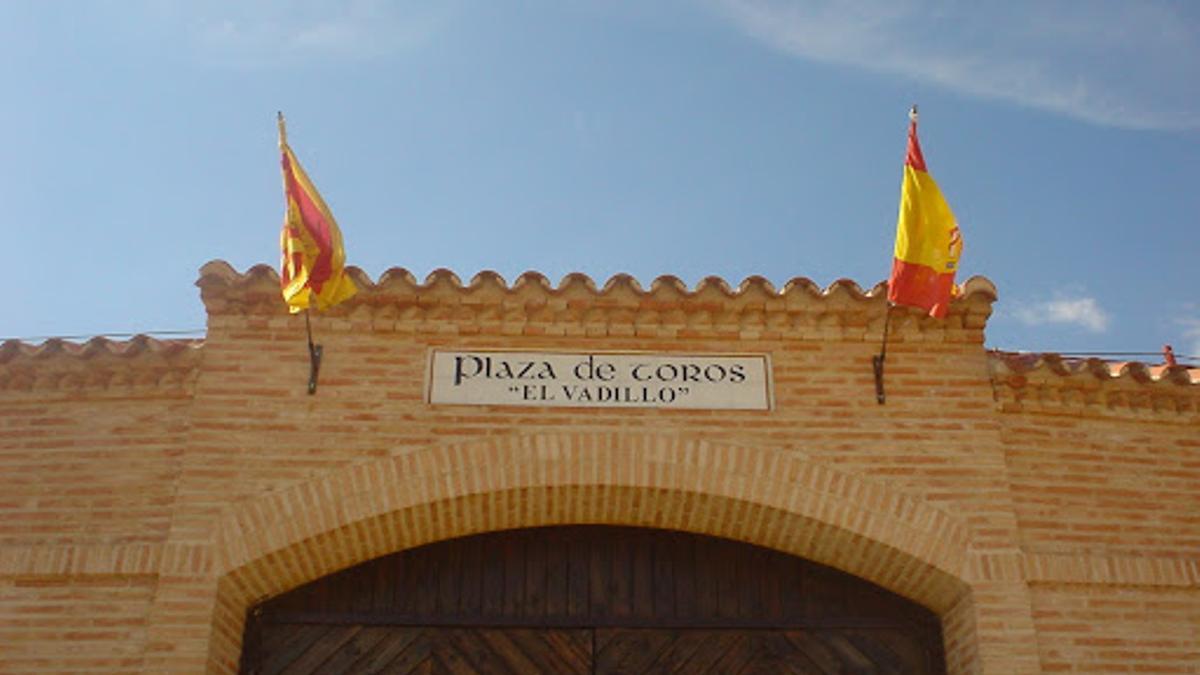 Fachada de la plaza de toros de Ariza.