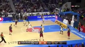 La cistella definitiva de Justin Doellman en el clàssic disputat a Madrid.
