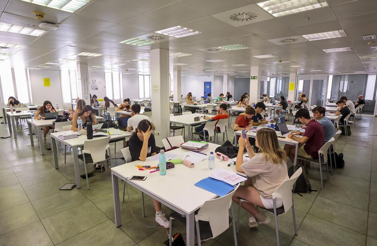 La biblioteca de la UA en la sede de la calle San Fernando