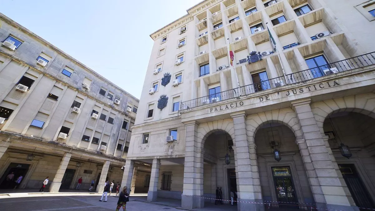 Condenado en Sevilla por violar a su hija de 8 años: "Contó que cuando su padre tenía novia estaba más tranquilo"
