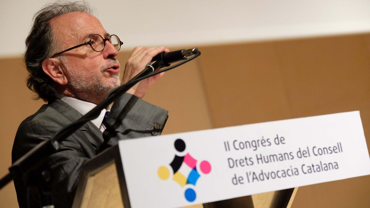 Carles McCragh, durant la seva intervenció a Figueres en el II Congrés de Drets Humans dedicat al tràfic de persones amb finalitat d’explotació sexual, l'octubre del 2016