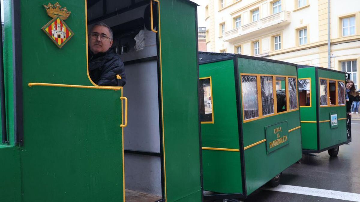 La televisión de ‘Mediterráneo’ hace acto de presencia en todos los rincones de ambiente festivo en la Magdalena