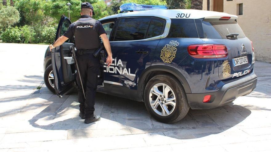 Abordan por la espalda y roban un reloj de alta gama a un turista en Ibiza