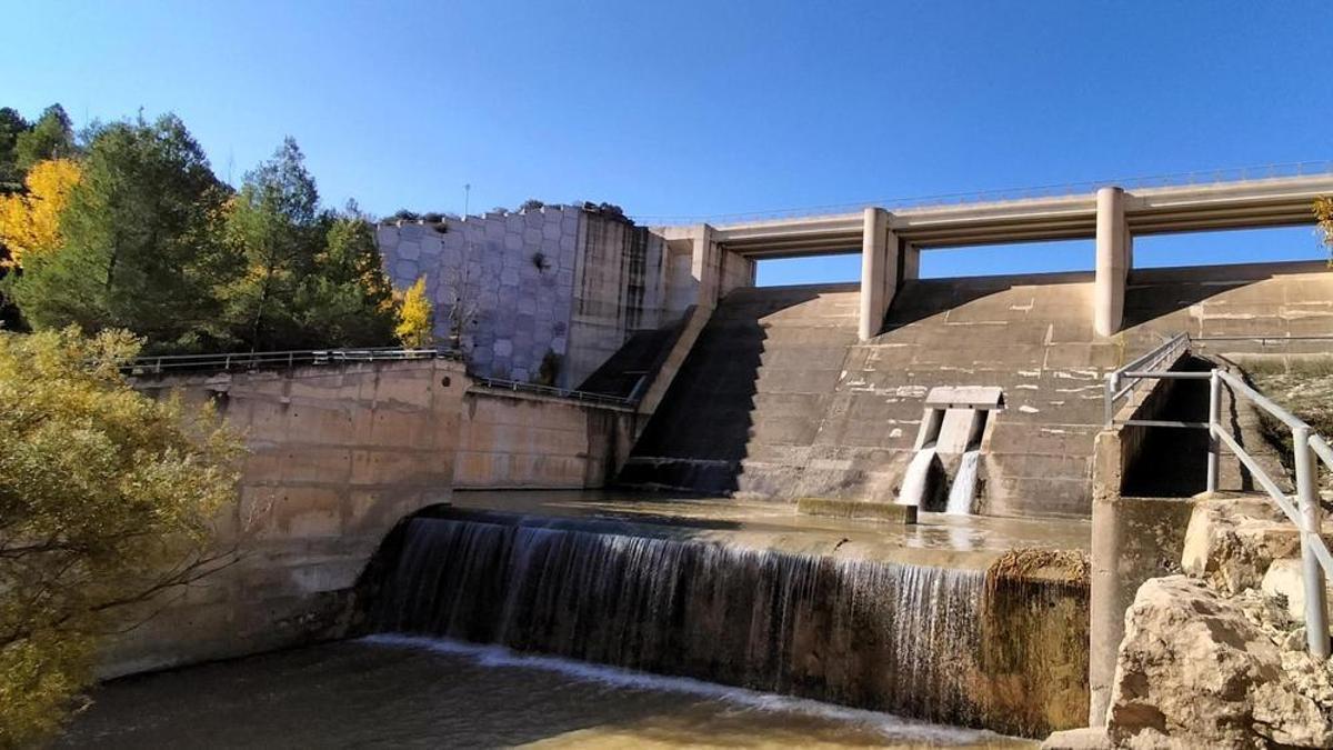 El embalse y presa de La Risca se encuentra en el término municipal de Moratalla.