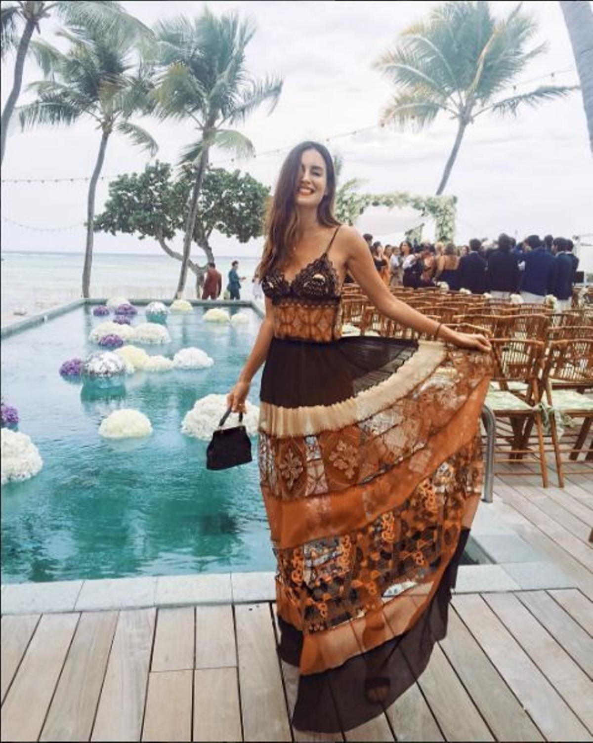 Inspiración bloguer, Gala González con vestido boho para una boda en la playa