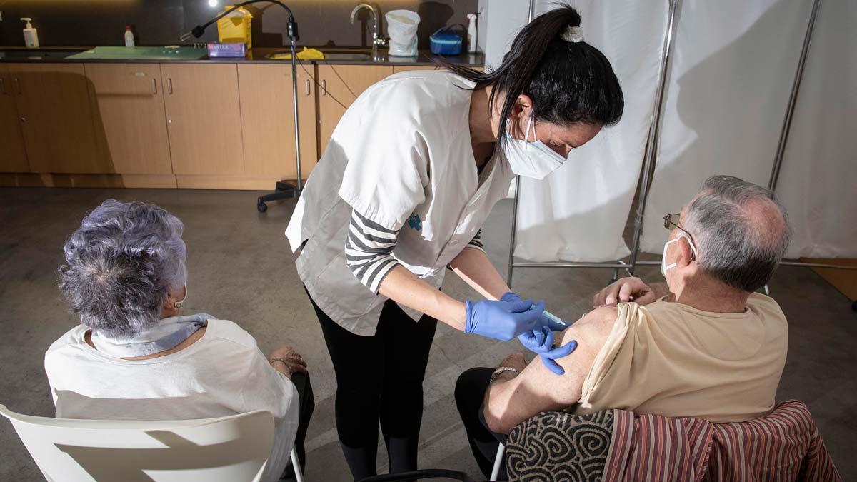 Un 17% dels treballadors de residències no s’ha vacunat contra la Covid-19