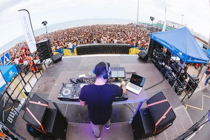 Carnaval de Maspalomas: Carnaval en la Playa y Entierro de la Sardina