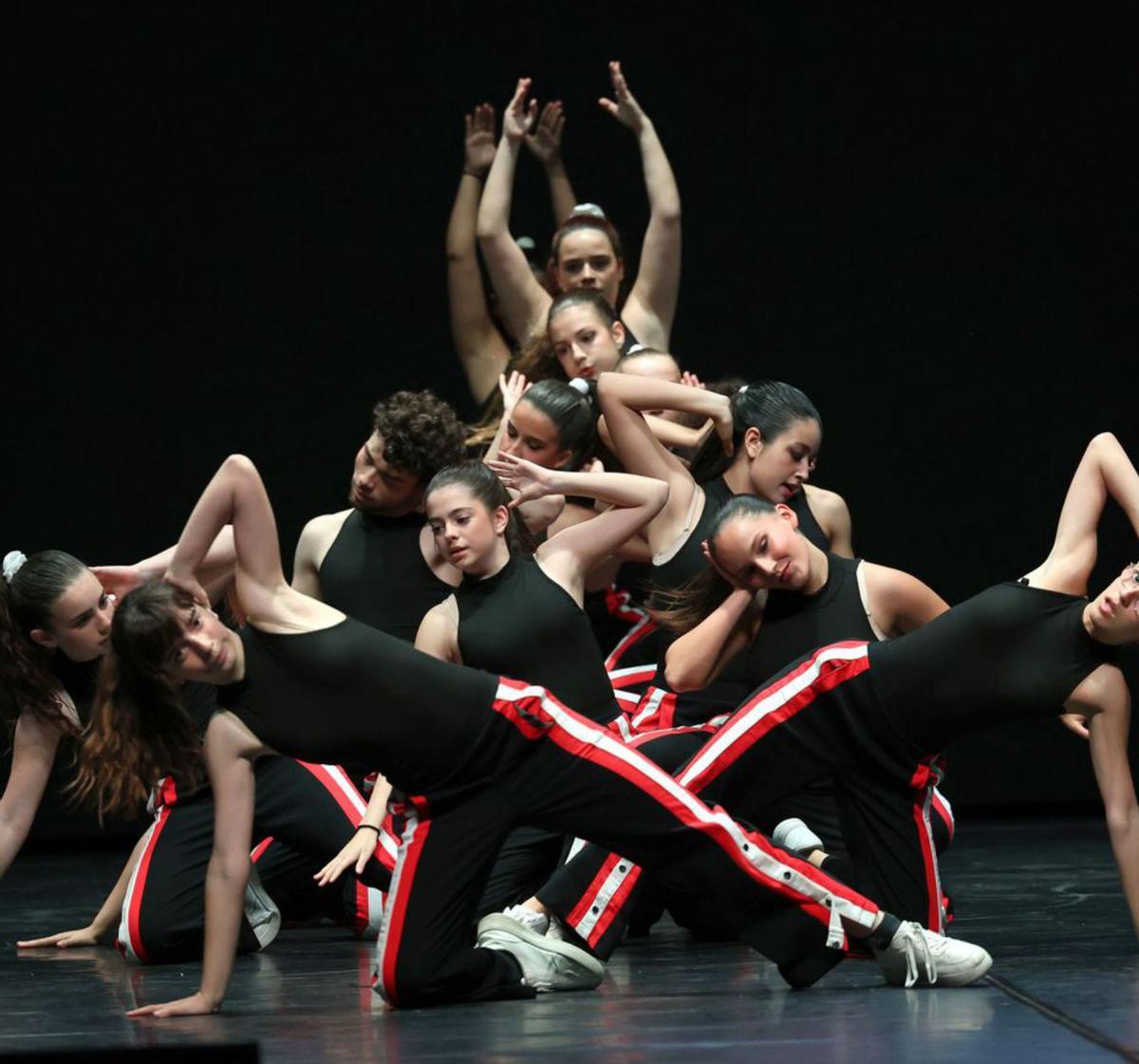 Una de las coreografías ofrecidas.  | |  JOSÉ LORES