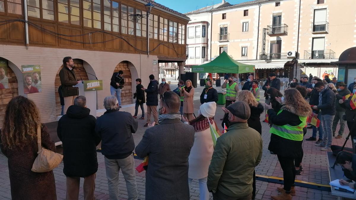 Vecinos participan en un acto electoral celebrado por Vox en Toro el pasado año