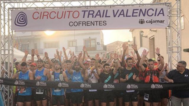 Salida del trail Castillo de Cofrentes