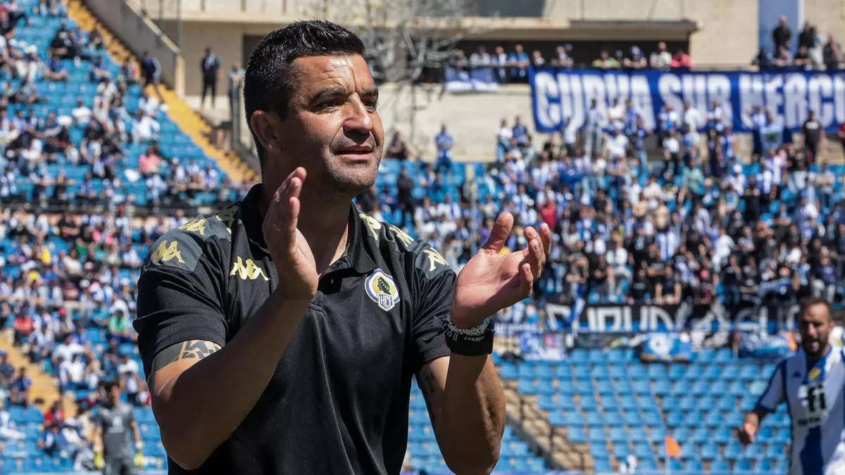 Rubén Torrecilla: "Carlos Abad ha tenido problemas musculares en el calentamiento"