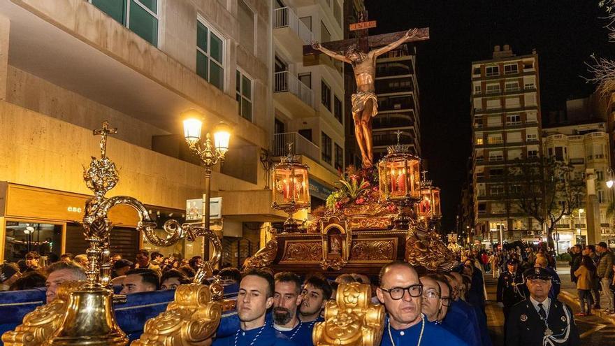 Semana Santa en Alicante 2026: La Piedad y Caridad toma las calles en una procesión marcada por la emoción y la tradición