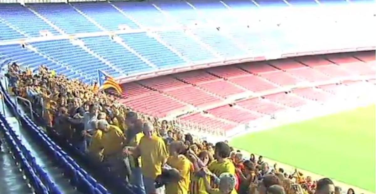 La Via Catalana també va incloure en el seu recorregut les grades del Camp Nou.