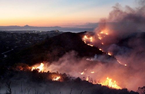 El incendio de Xàbia afecta ya a 439 hectáreas, de las que 413 son forestales