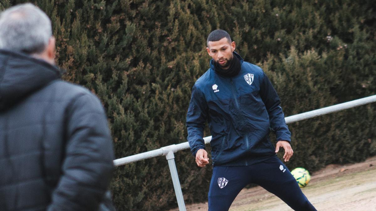 Joaquín Fernández, en su primera sesión de entrenamiento en la Base Aragonesa.