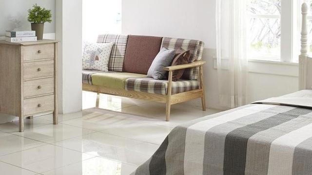 El truco infalible para que tu escoba deje el suelo como nuevo