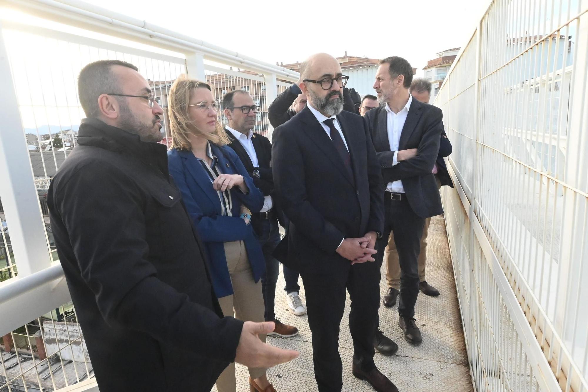Galería: El presidente de Adif, Pedro Marco de la Peña, conoce in situ los problemas de la estación de Vila-real