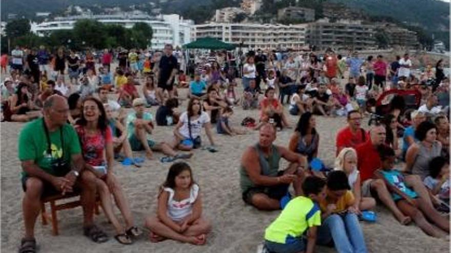 La platja Gran de Tossa va celebrar ahir que &quot;National Geographic&quot; la consideri una de les millors del món.