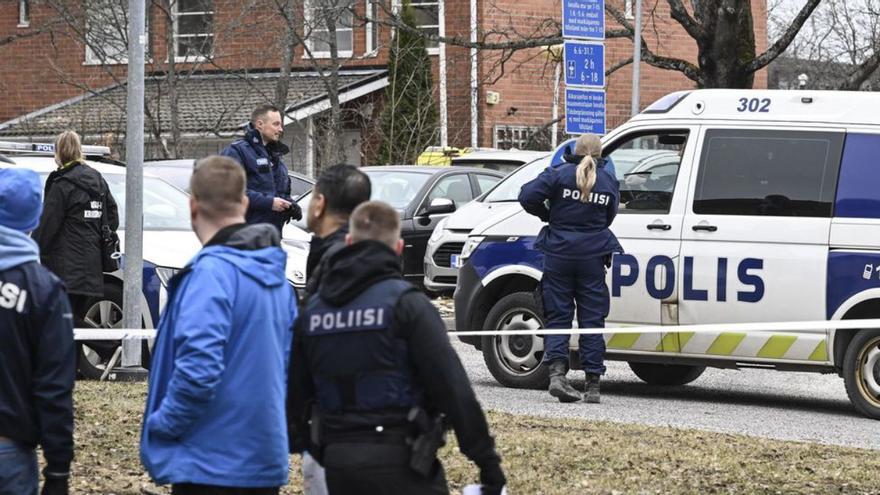 Un niño mata a tiros a un compañero y hiere a otros dos en una escuela de Finlandia