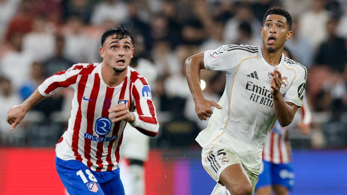 Marc Pubill y Jude Bellingham durante la semifinal de la Supercopa de España