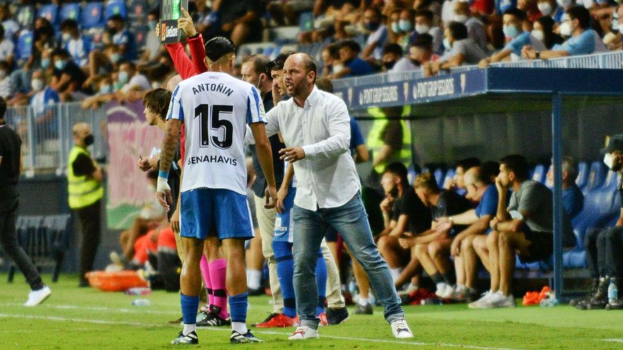 José Alberto sólo mejora el arranque en Segunda de Víctor Sánchez del Amo