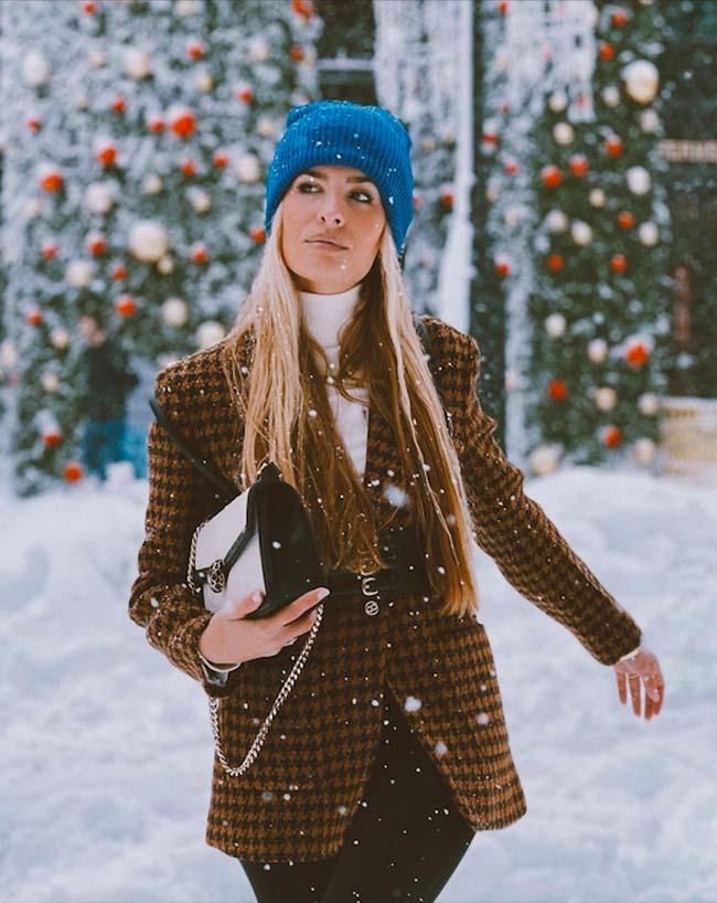 Teresa Andrés, con blazer estamapada