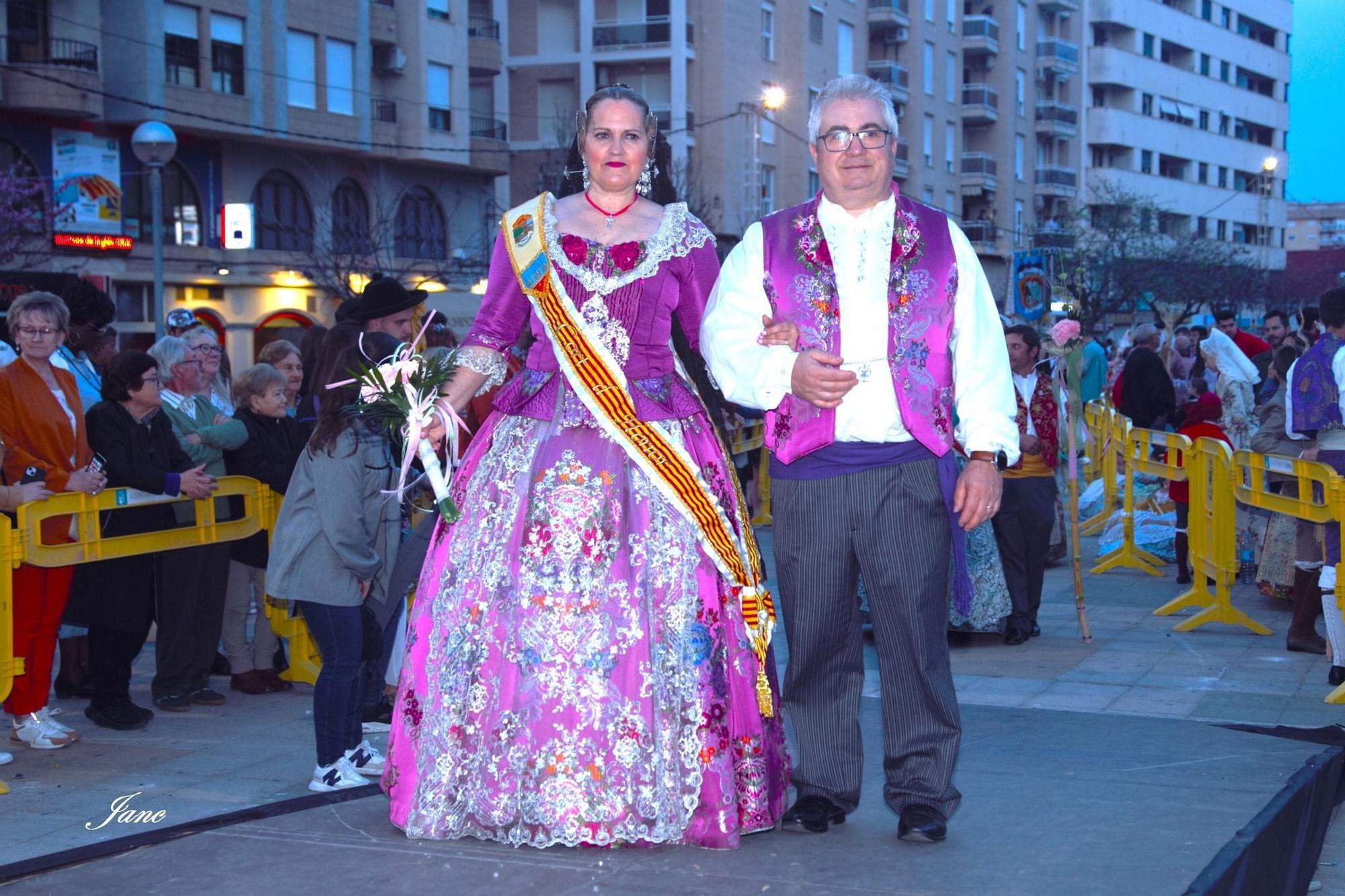 Búscate en la ofrenda y la entrega de premios de las fallas de Oliva