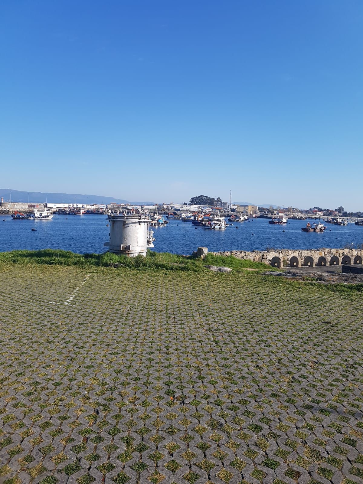 El terreno disputado, con vistas a la ensenada de Moreiras y Meloxo.