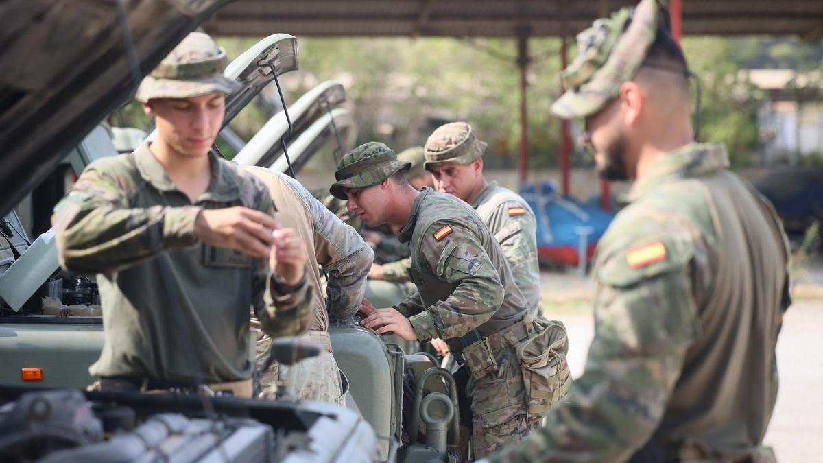 Galería: Mira aquí todas las imágenes del ejercicio 'Exalid' del batallón Filipinas, perteneciente al Regimiento de Infantería Palma, en Ibiza