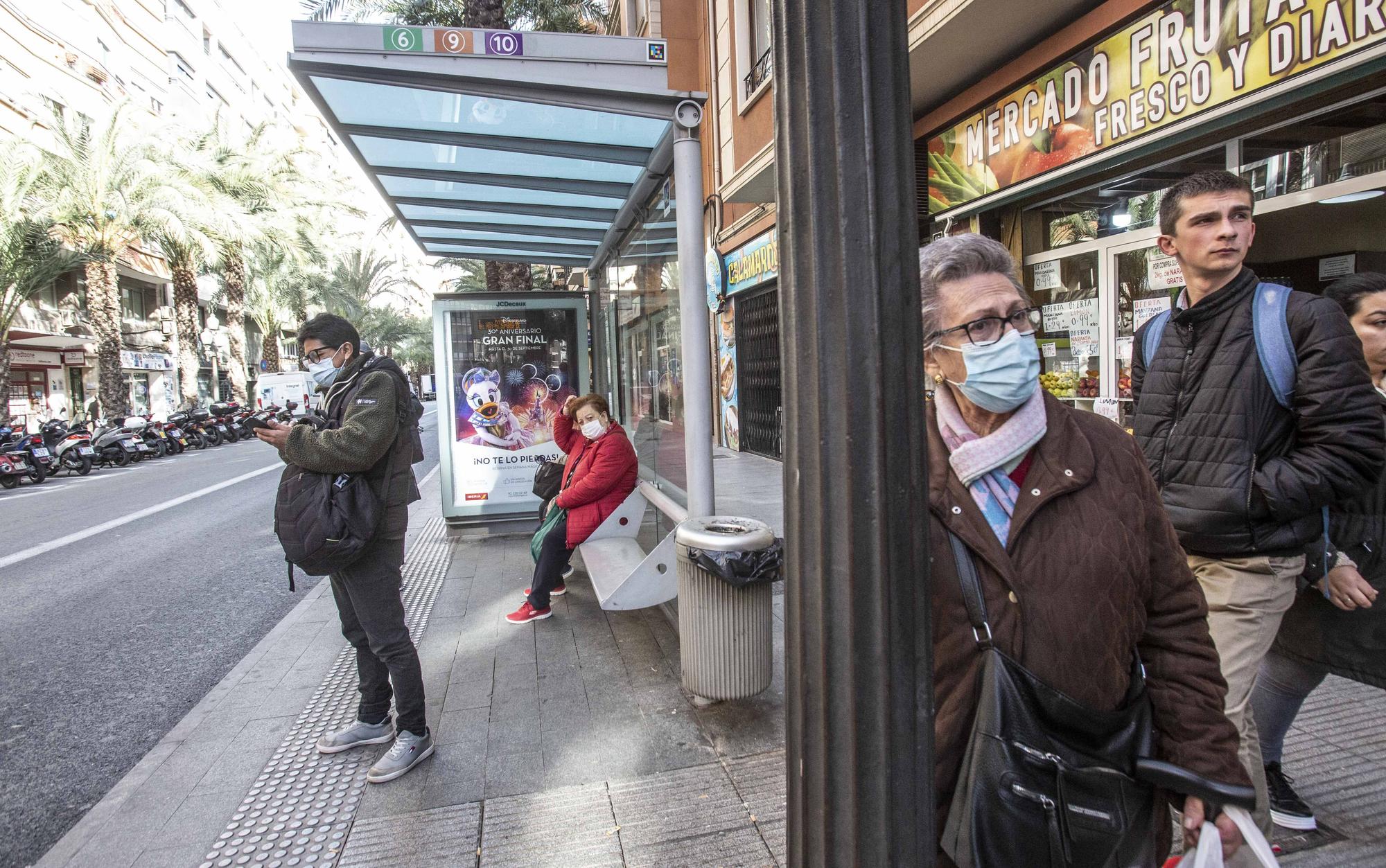 Hoy ya no hay que llevar la mascarilla en los transportes públicos