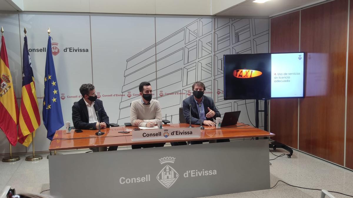 Presentación de los dos estudios sobre el taxi en Ibiza, hoy