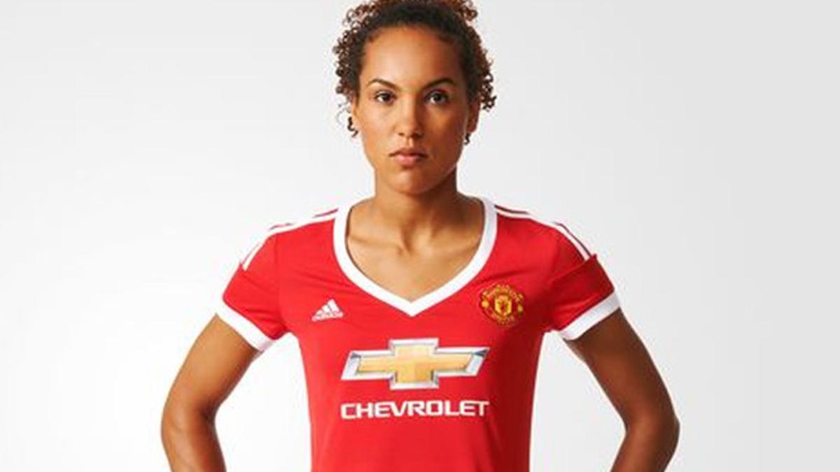 La nueva camiseta del Manchester United para mujeres ha causado un gran revuelo en las redes sociales