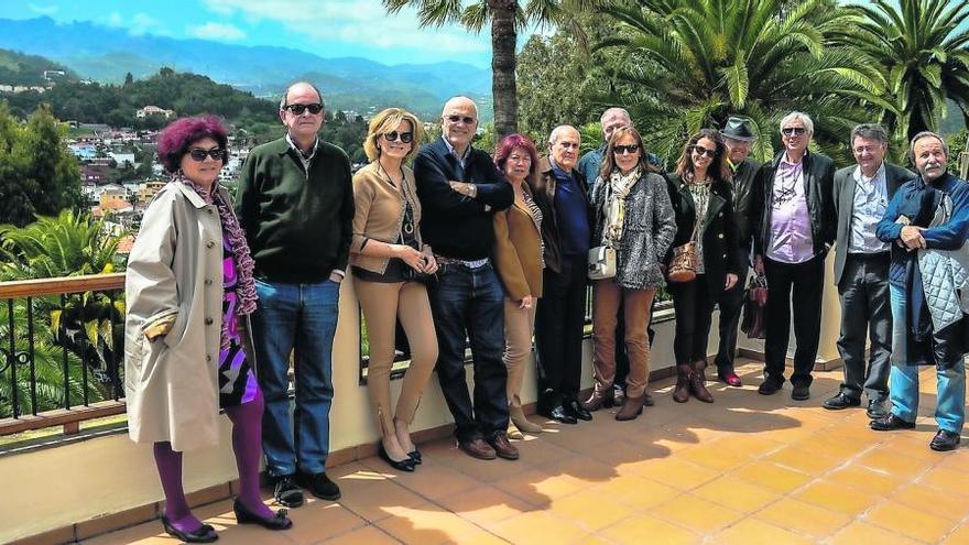 Miembros de Adapa (Asociación para la defensa del Árbol y del Paisaje), ayer en el Hotel Escuela Santa Brígida.