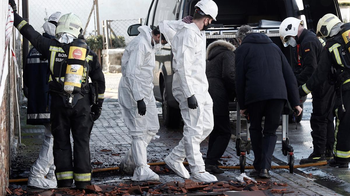 Una persona ha fallecido y otra ha resultado herida en el incendio de la vivienda.