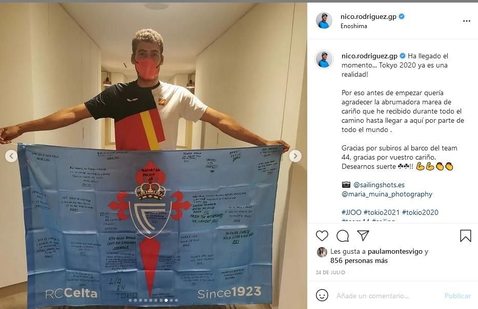 El pasado 24 de julio, el regatista vigués mostraba esta bandera del Celta para agradecer el apoyo de los amigos que la firman, y con los que comparte pasión por el club vigués cuando va a Balaídos.