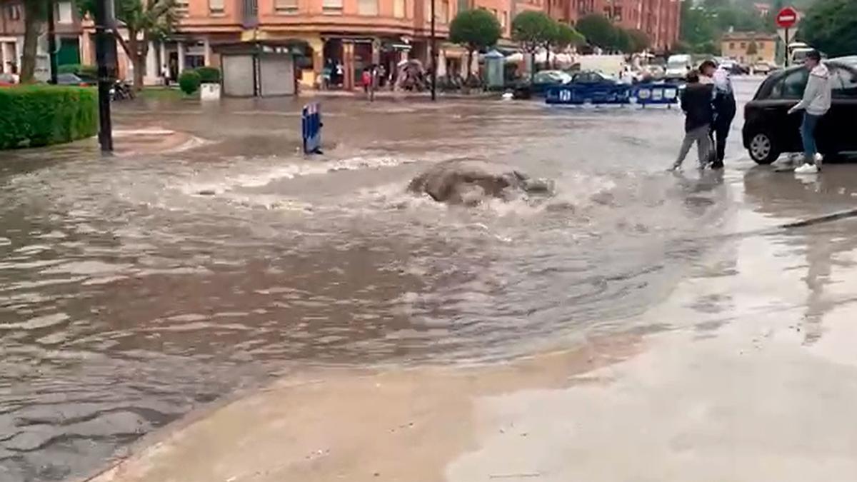 Una arqueta desbordada en La Tenderina