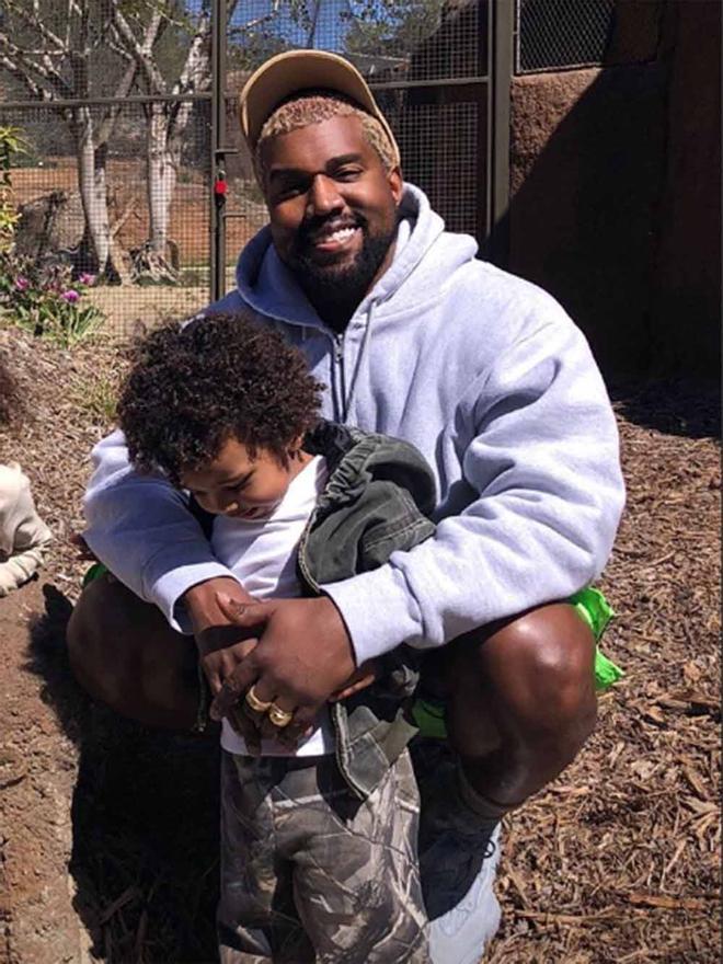 Kanye West y Saint West en el zoo de San Diego