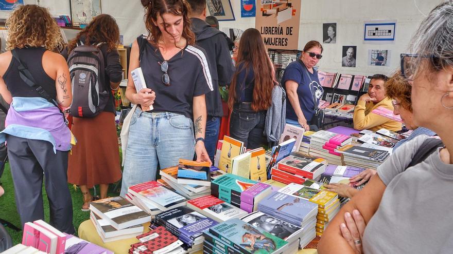 Uno de los puestos de la Feria del Libro de La Laguna, celebrada el pasado mes de octubre.