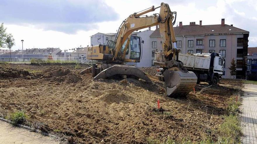 El espacio está siendo habilitado en una zona entre la calle Garda Civil y la Rolda Leste. // Bernabé/Javier Lalín