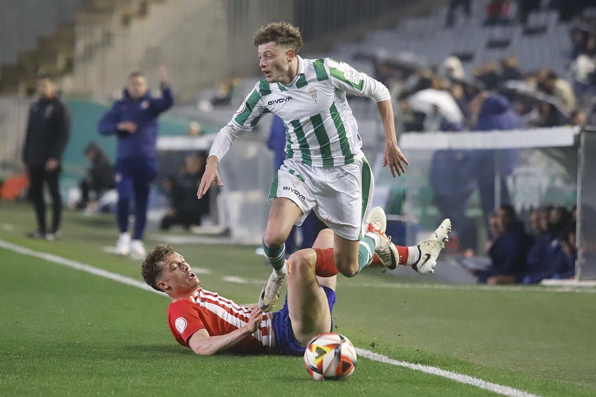 Córdoba CF-Atlético de Madrid B: las imágenes del partido en El Arcángel